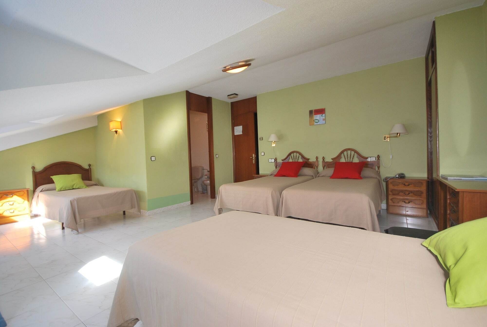 Hotel Principado De Europa Arenas De Cabrales Zewnętrze zdjęcie