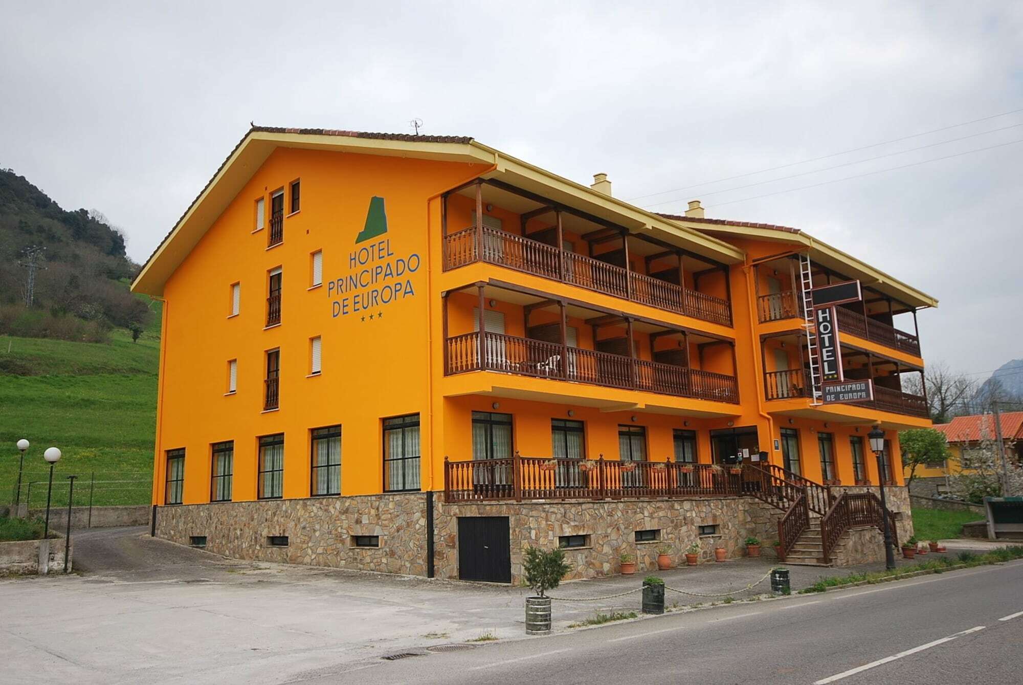 Hotel Principado De Europa Arenas De Cabrales Zewnętrze zdjęcie