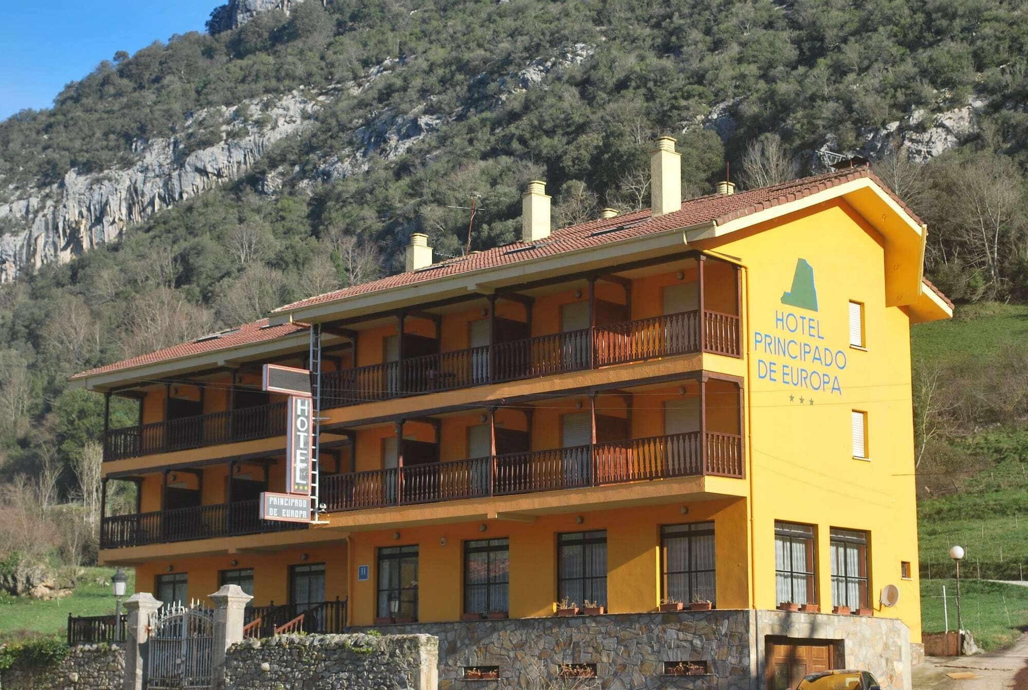 Hotel Principado De Europa Arenas De Cabrales Zewnętrze zdjęcie